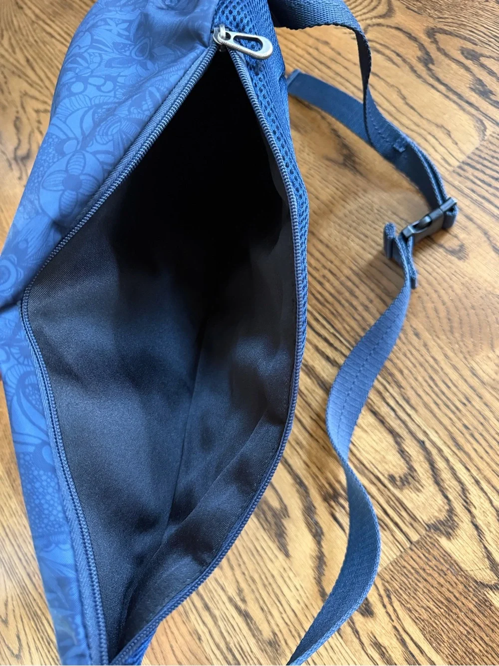 Sakroots Navy Floral-Print Sling Backpack